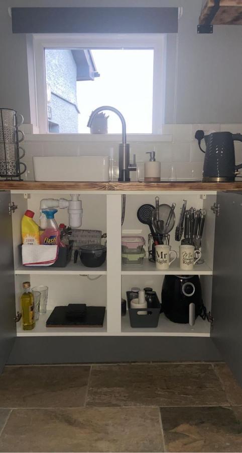 Adorable Bedsit For You, Partner And Your Pet! Stepaside  المظهر الخارجي الصورة