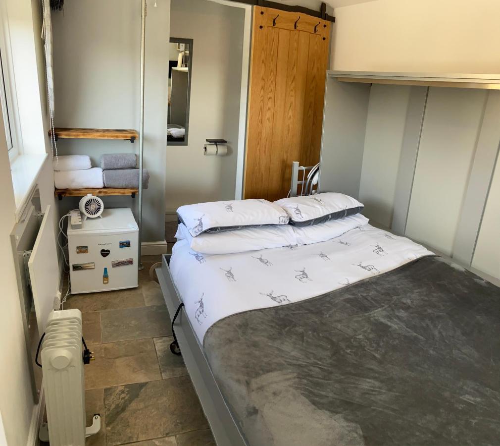 Adorable Bedsit For You, Partner And Your Pet! Stepaside  المظهر الخارجي الصورة